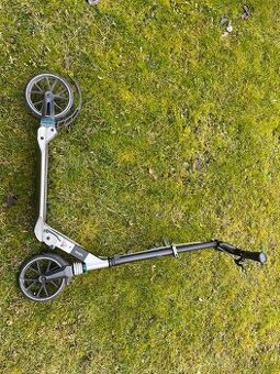 Skládací koloběžka (není elektro)