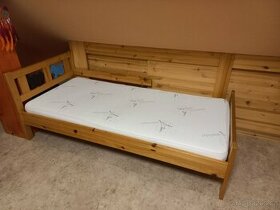 Dětská postel IKEA + matrace + chránič