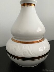 Porcelánová váza bílá Henneberg, se zlatým proužkem - 1