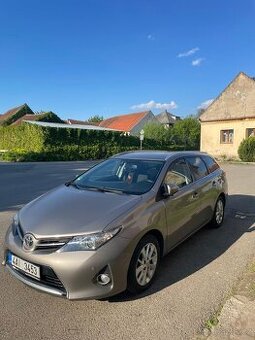 Toyota auris 1.4 D4D
