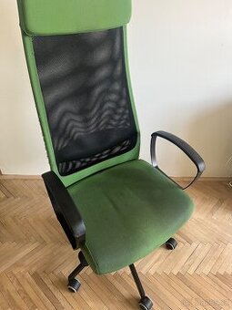 MARKUS Kancelářská židle zelená opotřebená