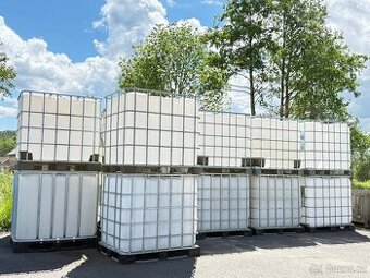 1000l nádrž na vodu IBC kontejner