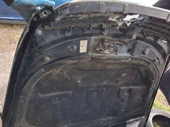 kapota vozu VW Phaeton