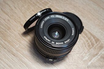 Objektiv Canon New FD 28mm f/2.8 – pěkný stav