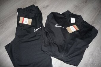 sportovní tepláková souprava nike vel. L