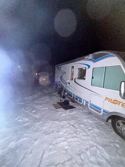 obytný vůz Pilote G652