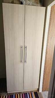 Prodám šatní skříň v200cm x š80cm x h64cm