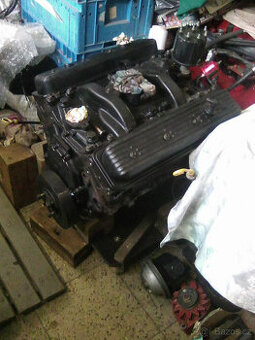Lodní motor 5,7L/260HP