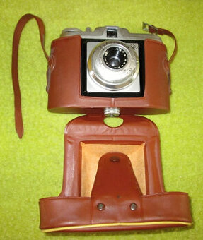 Fotoaparát (RETRO) zn. Agfa Isola 1:6,3/75