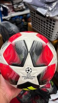 Fotbalový míč Adidas