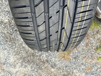 Nové pneu Hankook 235/50/19