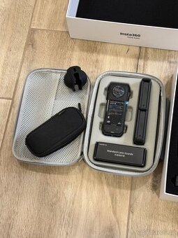 Insta360 X5 Essentials Bundle