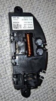 Bosch regulátor ventilátoru topení a klimatizace 5Q1819021
