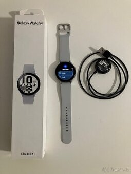 Samsung Galaxy Watch4 44mm stříbrné