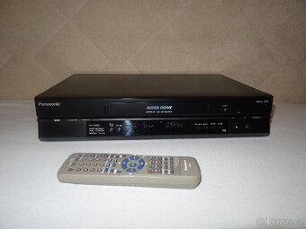 Špičkový videorekordér PANASONIC NV-HV60, 6 hlav,Hifi Stereo