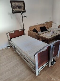 Elektrická polohovací postel