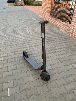Elektrokoloběžka Ninebot eS2