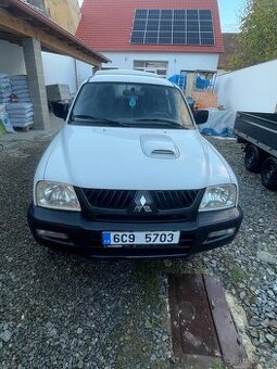 Mitsubishi L200 - 1