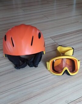 Dětská lyžařská helma včetně brýlí