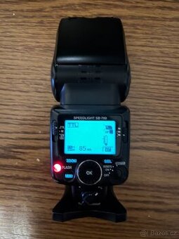 Prodám Nikon SB-700 – výkonný a spolehlivý externí blesk