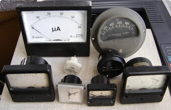 Měřící přístroje