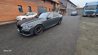 BMW Řada 7, BMW 750 i 390KW