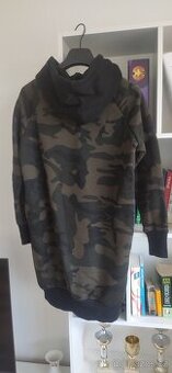 Dlouhá maskovaná mikina