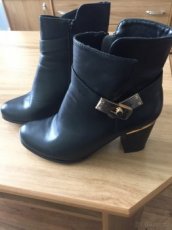 kotníčkové kozačky černé, vel.37