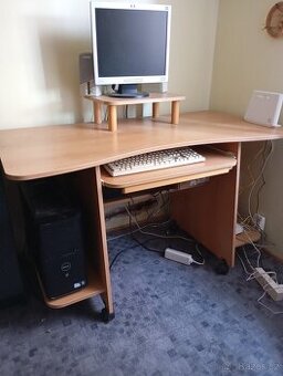 Počítačový stůl