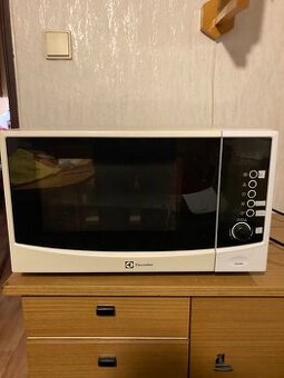 Prodám mikrovlnou troubu