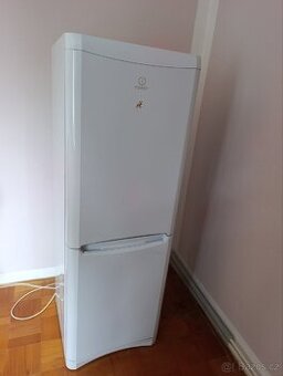 Lednice Indesit