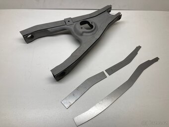 Výztuhy náprav Škoda 100 — Rapid