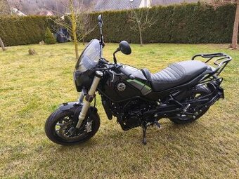Benelli Leoncino 500 (2021) jako nové, 7000 km, 35kW, --- AK