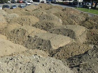 Daruji výkopovou zeminu