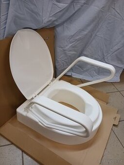 Vyvýšený nástavec na wc s madly