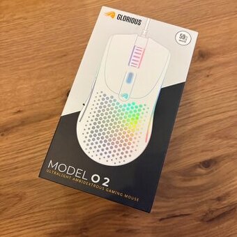 Glorious O2 - nová nerozbalená herní myš, perforovaná