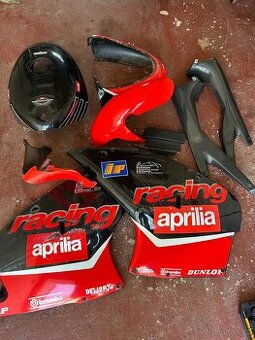 PRODÁM KAPOTÁŽ - APRILIA RS 125 (2000) (POŠKOZENÁ)