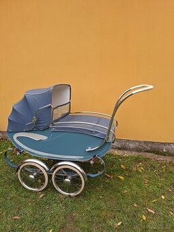 Starožitný kočárek pro miminko č. 203