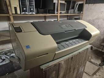 HP DesignJet T610 plus grafický monitor