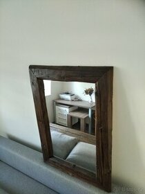 Zrcadlo ze starých trámů