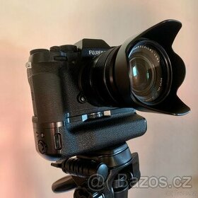 Fujifilm X-T2 + 18-55 mm + battery grip