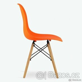 Oranžová a růžová židle - 1