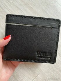 Kožená peněženka s bílým výřezem