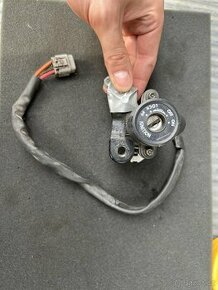 Řídící jednotka + všechny zámky 2 klíče, Suzuki Gsxr 750 k6