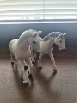 2 koně Schleich