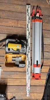 Nivelační přístroj TOPCON + stativ + lať - 1