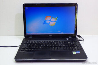 Pracovní Notebook Lifebook AH531