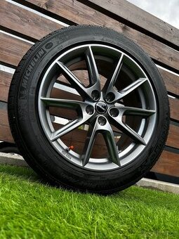 Alu kola 5x114.3 r18 s pneu (114)