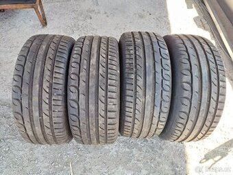 Letní pneu 235/45/18