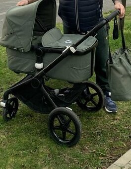 Prodám Bugaboo Fox 3 complete Black/forest Green-fore